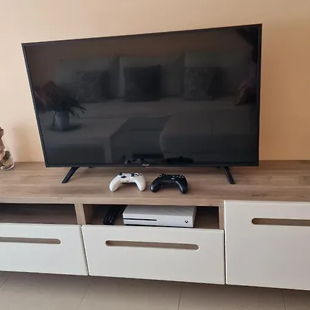Ideal Escapadas Y Vacaciones-parking-wifi-netflix-xbox Apartment *